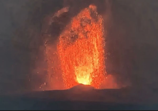 Banten Diselimuti Abu Vulkanik Anak Krakatau
