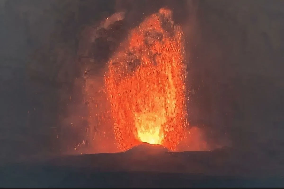 Banten Diselimuti Abu Vulkanik Anak Krakatau