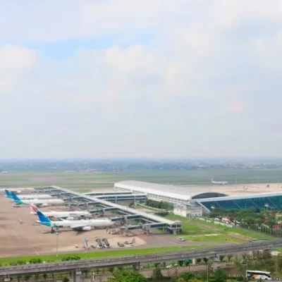 Erupsi Anak Krakatau Lumpuhkan Tiga Bandara