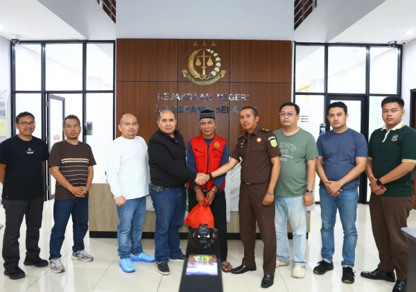 Penjual Pecel Lele di Tangsel, Pakde Maskuri DPO Kasus Kekerasan Anak Ditangkap di Tegal