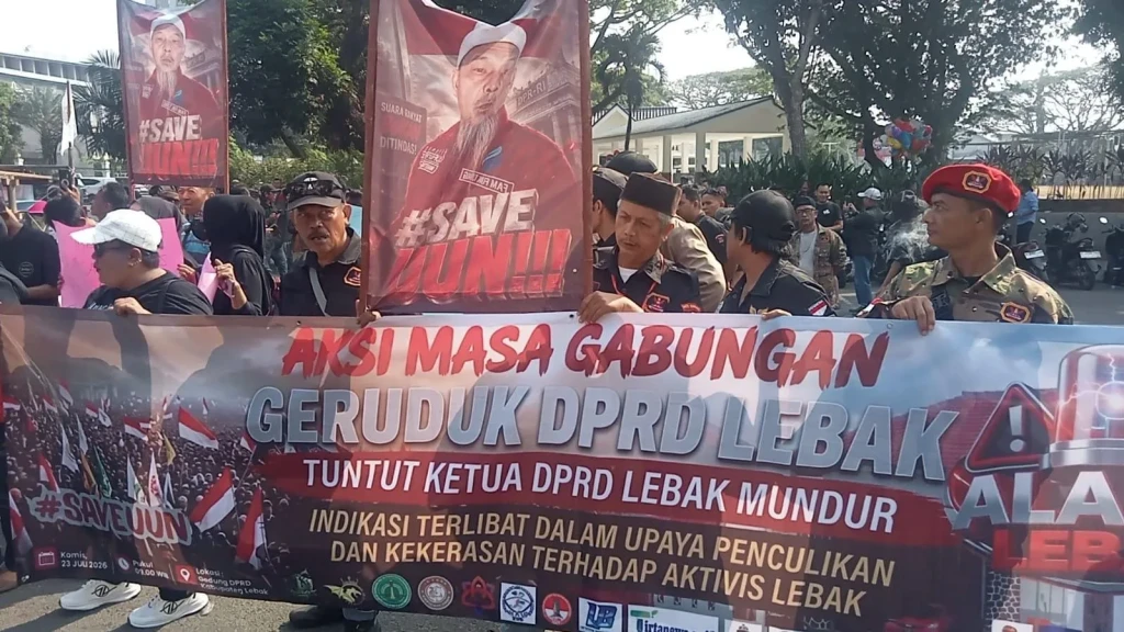 Warga Desak Ketua DPRD Lebak Dicopot