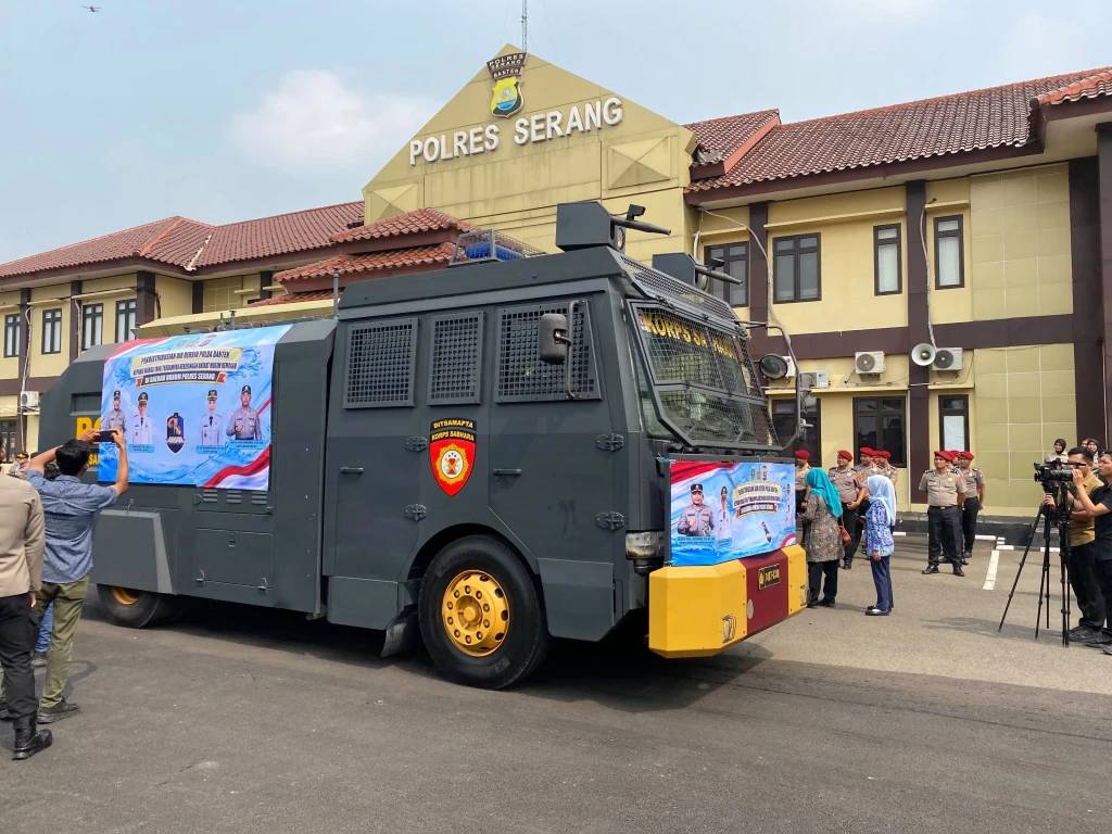 64 Truk Tangki Diberangkatkan, Kapolda Banten Pastikan Warga Terdampak Kekeringan Dapat Air Bersih