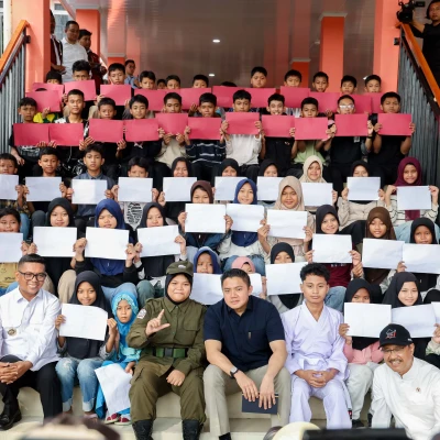 Pernah Kesulitan Biaya Sekolah, Andra Soni Kini Buka Jalan Pendidikan untuk Anak Banten