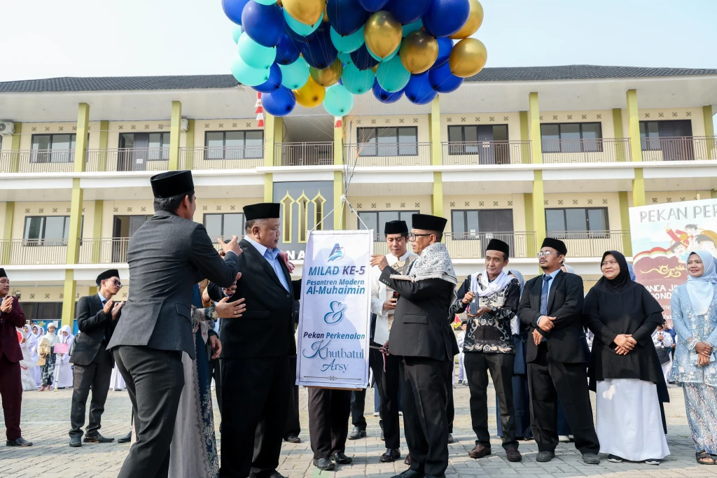 Andra Soni Dorong Santri Al-Muhaimin Jadi Generasi Berilmu dan Berintegritas