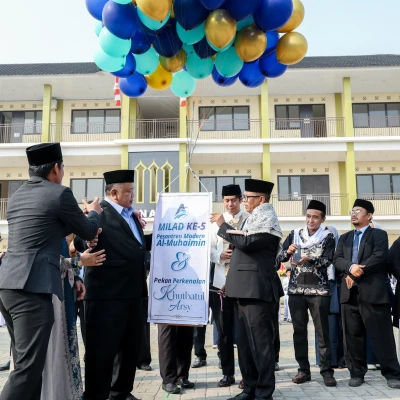 Andra Soni Dorong Santri Al-Muhaimin Jadi Generasi Berilmu dan Berintegritas