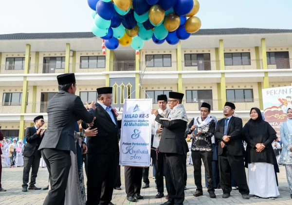 Andra Soni Dorong Santri Al-Muhaimin Jadi Generasi Berilmu dan Berintegritas
