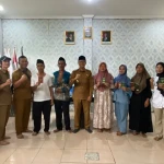 Haru dan Bahagia, 7 Pasangan Warga Sindangheula Terima Buku Nikah Usai Isbat Nikah