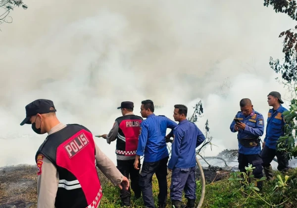 Lapak Kertas Terbakar di Cikande, Polisi dan Damkar Gercep Cegah Api Meluas