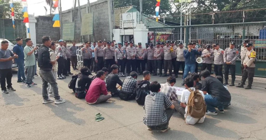 BEM Banten Demo PT Cipta Paperia, Dugaan Pencemaran Sungai Ciujung Jadi Sorotan