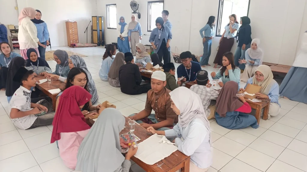 Bukan Sekadar Berbagi, Mahasiswa UBP Buka Ruang Anak Panti Daarul Hasanah untuk Bercerita dan Berkarya
