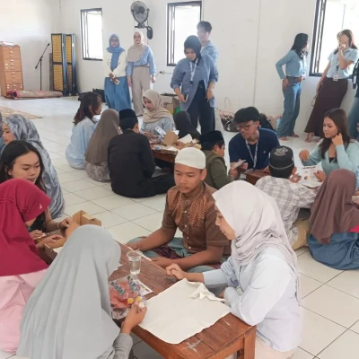 Bukan Sekadar Berbagi, Mahasiswa UBP Buka Ruang Anak Panti Daarul Hasanah untuk Bercerita dan Berkarya