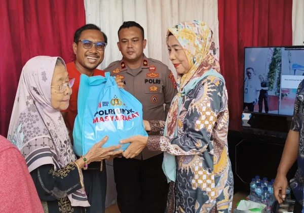 Jembatan Merah Putih Presisi di Kibin Diresmikan, Polsek Cikande Bagikan 25 Paket Sembako