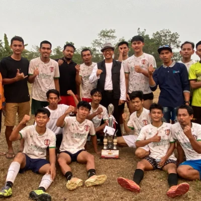 Elang Sakti Juara Liga Oplosan Sindangheula, Kades Suheli Apresiasi Semangat Sportivitas
