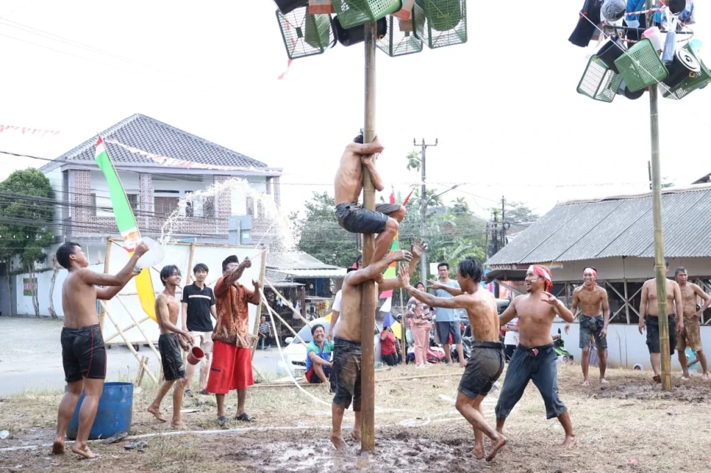 HUT ke-81 RI Makin Meriah, Kapolda Banten Hengki Hadir di Tengah Warga Cibebek