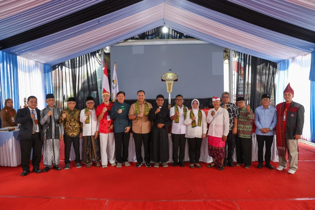 Masyarakat Minahasa Gelar Tarian Simbol Persaudaraan Lintas Agama ke Gubernur Banten Andra Soni