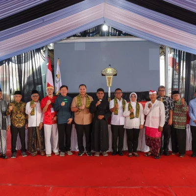 Masyarakat Minahasa Gelar Tarian Simbol Persaudaraan Lintas Agama ke Gubernur Banten Andra Soni