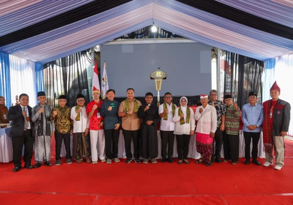 Masyarakat Minahasa Gelar Tarian Simbol Persaudaraan Lintas Agama ke Gubernur Banten Andra Soni