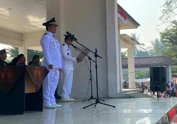 Kepala Desa Sindangheula Suheli Jadi Pembaca Pancasila pada Upacara HUT ke-81 RI di Pabuaran