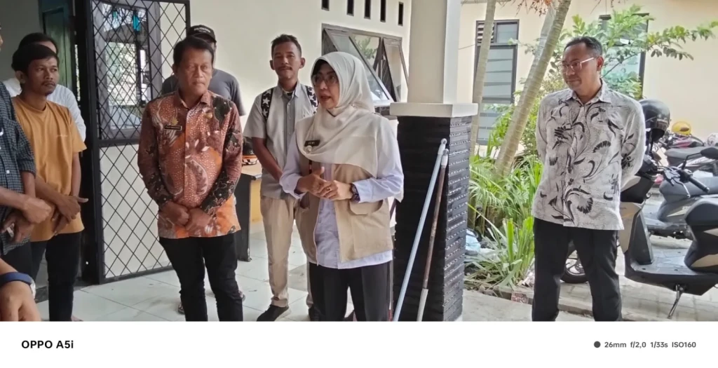 Bupati Pandeglang Turun Langsung Cek Rehab Sekretariat PWI-SMSI