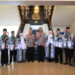 Tujuh Personel Polda Banten Berangkat Umrah, Kapolda Hengki Titip Doa untuk Banten