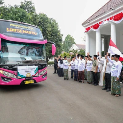 Lepas Delegasi Muktamar NU, Andra Soni Titip Semangat Ulama Banten untuk Perkuat NKRI