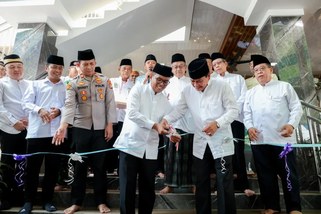 Resmikan Masjid Jami Al Ichlas, Andra Soni Titip Pesan untuk Warga Cisauk