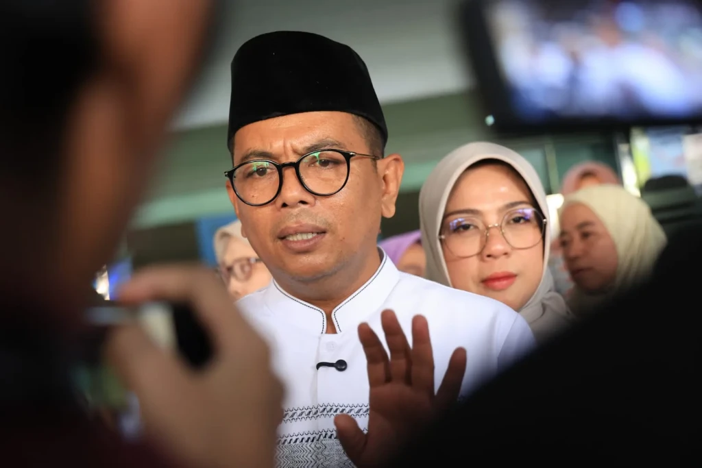 Abu Anak Krakatau Mengarah ke Banten, Warga Diminta Waspada