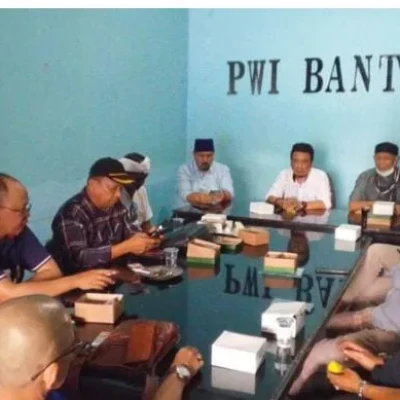 PWI Banten Panjatkan Doa untuk Lima Jurnalis Hilang Kontak di Anak Krakatau