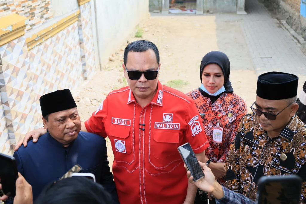 Madrasah Mangkrak, Anak-anak Kampung Padek Terpaksa Menumpang Belajar