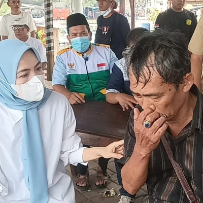 Keluarga Masih Menanti, Bupati Serang dan Wamendigi Datang ke Posko SAR Carita