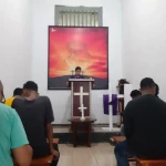 Warga Binaan Lapas Bandanaira Khidmat Jalani Pembinaan Rohani Kristen