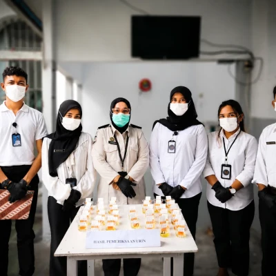 Lapas Bandanaira Lakukan Tes Urine Kepada Seluruh Petugas dan Warga Binaan