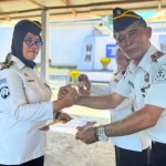 Dua Dekade Pengabdian, Petugas Lapas Bandanaira Raih Penghargaan Satyalancana Karya Satya XX