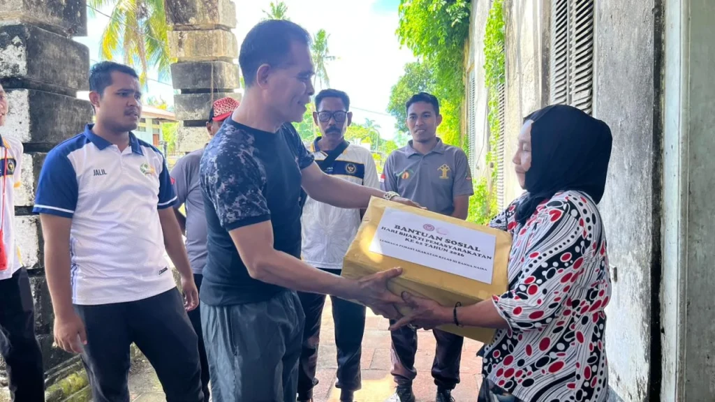 Sambut HBP Ke-62, Lapas Bandanaira Salurkan Bansos kepada Masyarakat