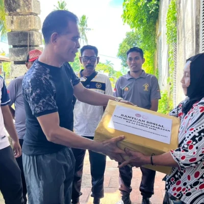 Sambut HBP Ke-62, Lapas Bandanaira Salurkan Bansos kepada Masyarakat