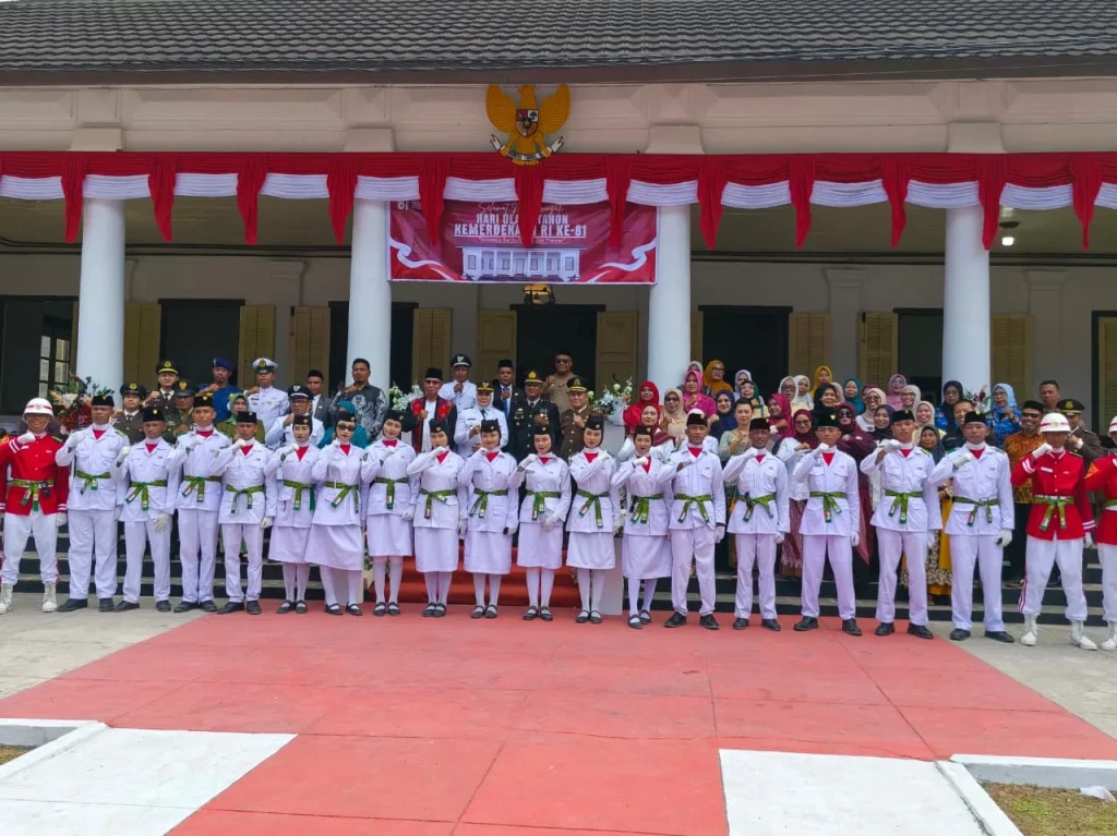 Peringati HUT ke-81 RI, Lapas Bandanaira Ikuti Upacara Bendera di Istana Mini
