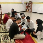 Peserta Magang di Lapas Bandanaira Dampingi Warga Binaan Perdalam Al