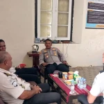 Perkuat Sinergi Keamanan, Lapas Bandanaira, Koordinasi Perawatan Senpi ke Polsek Banda