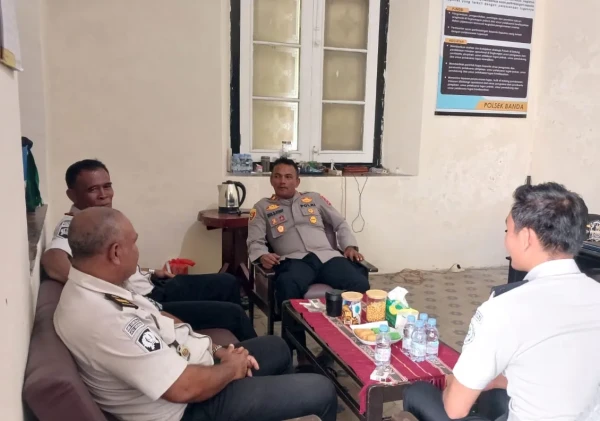 Perkuat Sinergi Keamanan, Lapas Bandanaira, Koordinasi Perawatan Senpi ke Polsek Banda