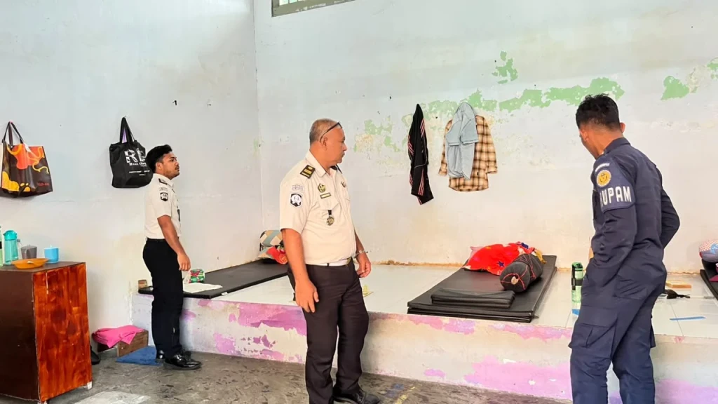 Lapas Bandanaira Lakukan Pengawasan dan Penertiban Barang serta Fasilitas Kamar Hunian