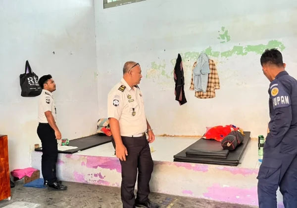 Lapas Bandanaira Lakukan Pengawasan dan Penertiban Barang serta Fasilitas Kamar Hunian