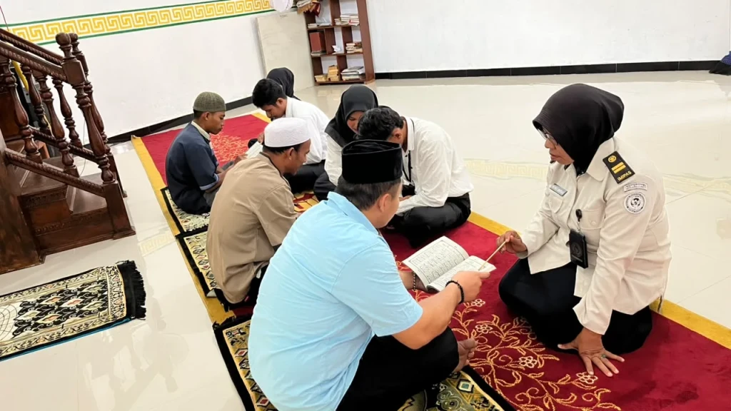 Belajar Al-Qur'an dan Iqra, Lapas Bandanaira Dorong Perubahan Positif Warga Binaan