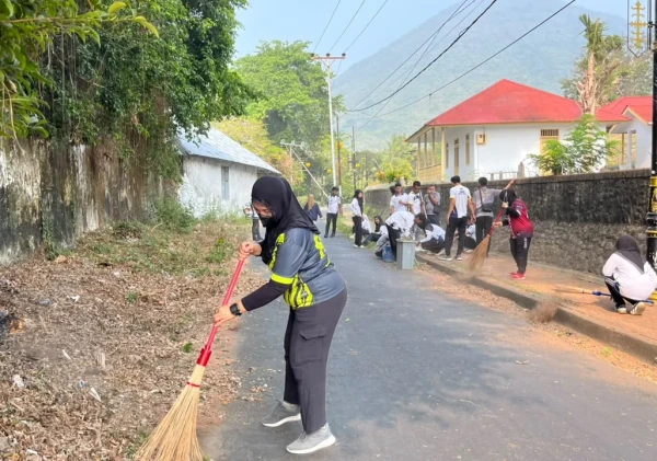 Peduli Lingkungan dan Keselamatan Pengguna Jalan, Lapas Bandanaira Gelar Aksi Bersih-Bersih