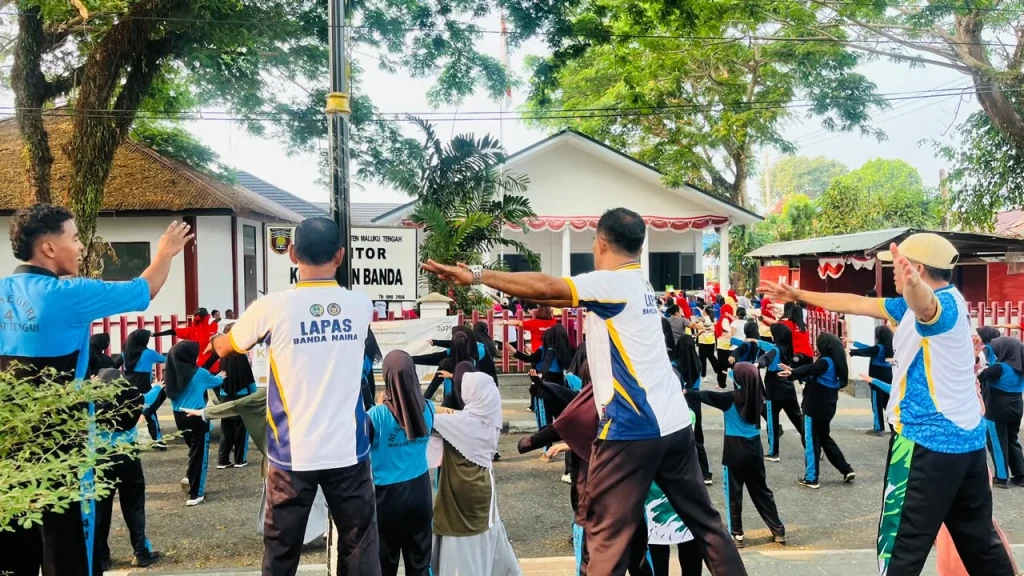 Sehat Bersama untuk Banda Lebih Baik, Lapas Bandanaira Ikuti Senam Bersama Masyarakat dan Instansi