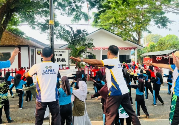 Sehat Bersama untuk Banda Lebih Baik, Lapas Bandanaira Ikuti Senam Bersama Masyarakat dan Instansi