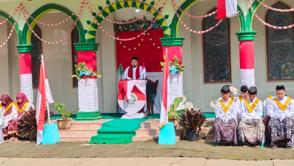 Pondok Pesantren Hidayatul Faizien Gelar Upacara HUT RI ke-81, Tekankan Semangat Nasionalisme dan Patriotisme