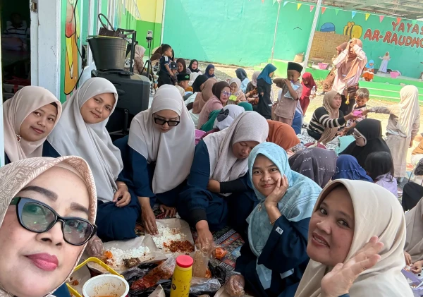 Semarak Kemerdekaan, RA AR-RAUDHOTUN NUR Eratkan Ukhuwah Guru dan Orang Tua Lewat Perlombaan dan Botram