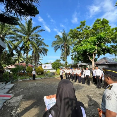 Pimpin Apel Pagi, Karutan Manna Tekankan Kekompakan dan Integritas Pegawai
