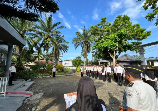 Pimpin Apel Pagi, Karutan Manna Tekankan Kekompakan dan Integritas Pegawai