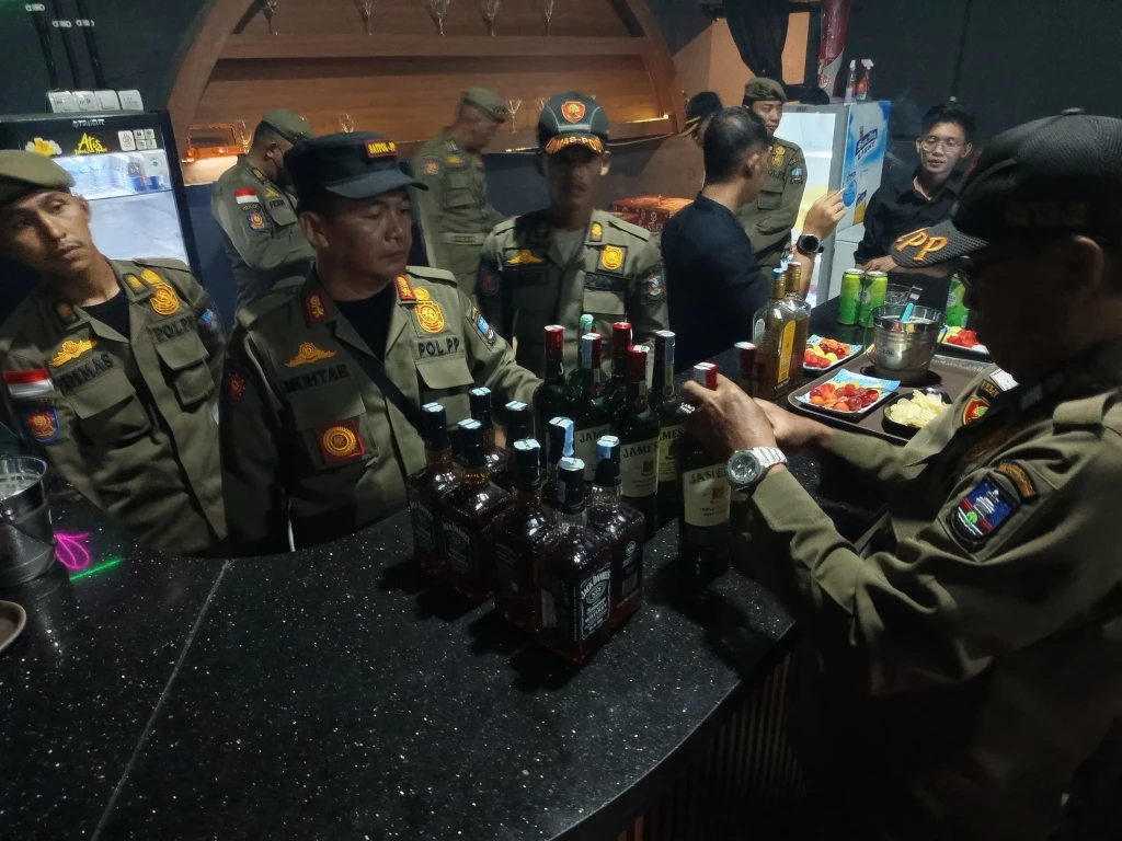 Pemkab Serang Sidak Tempat Hiburan Malam, Amankan 682 Botol Miras dan Hentikan Sementara Aktivitas di Danaumas